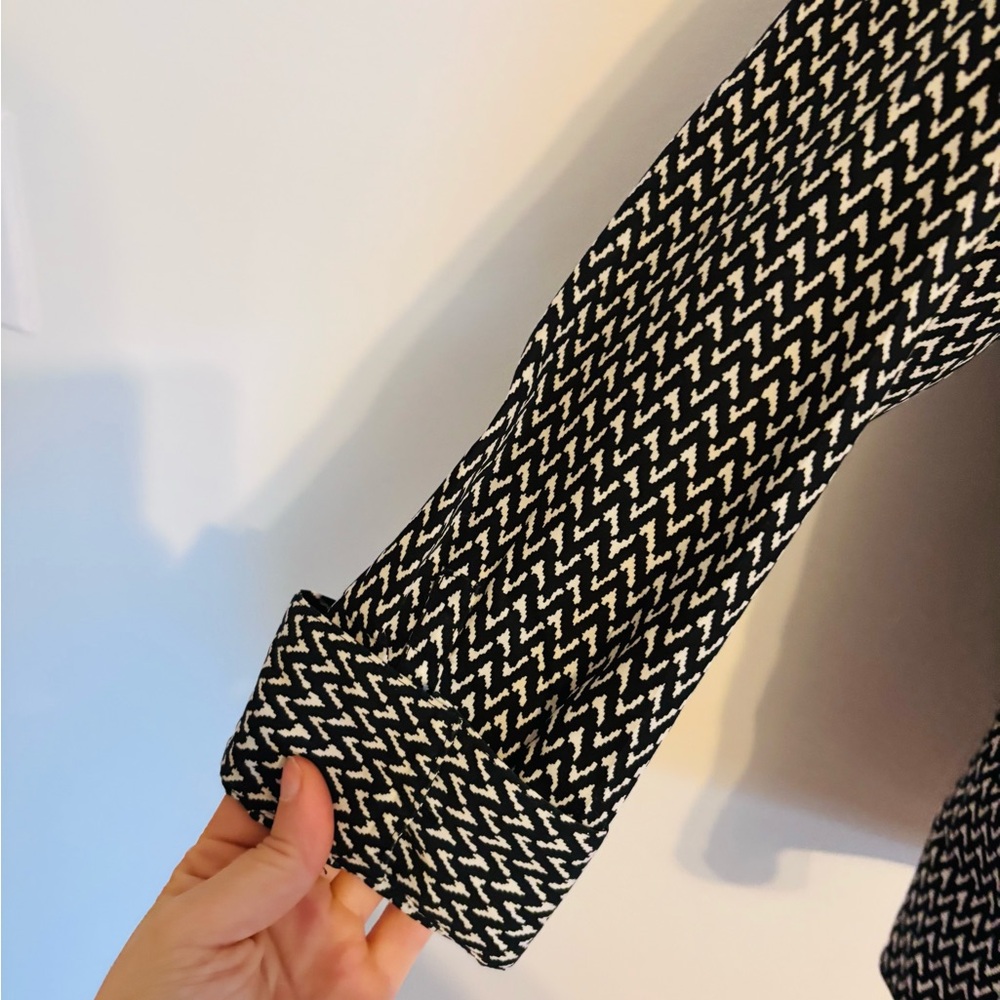 Chicos Black Patterned Button Up Long Sleeve Blou… - image 5